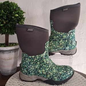 BOGS Women's Daisy Floral Green Boots Size 7.